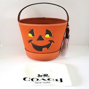 Coach CCE05 Trick Or Treat Pumpkin Halloween Bucket 2025 Bright Canyon